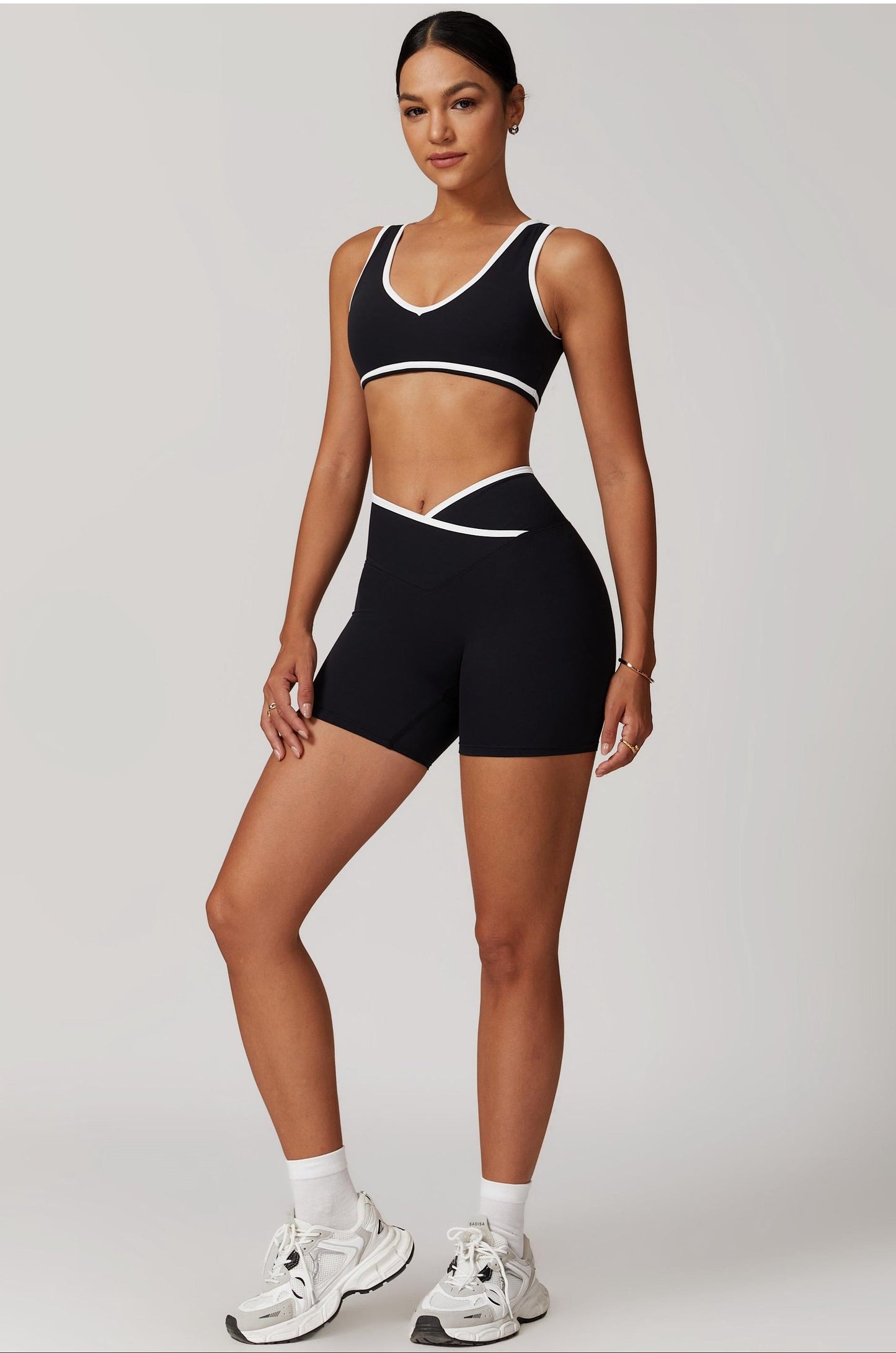 V Short Set
