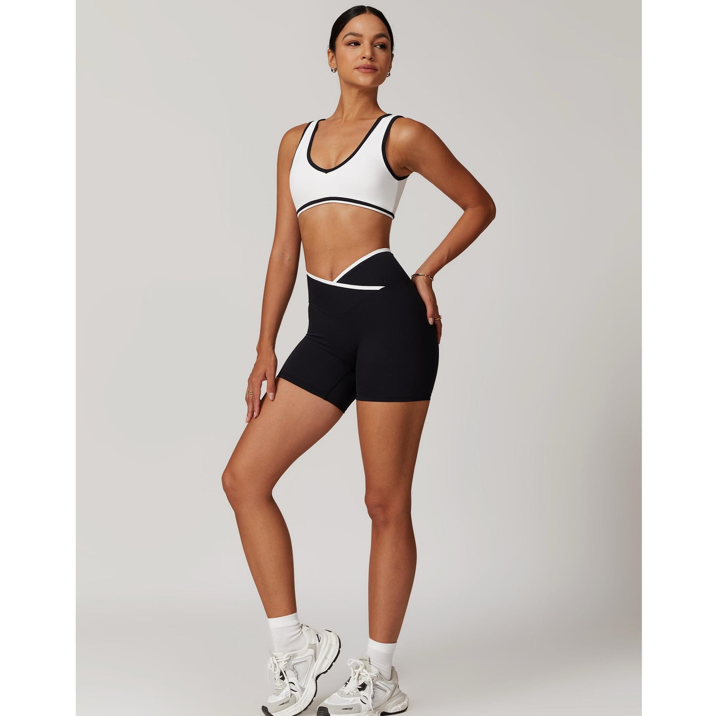 V Short Set